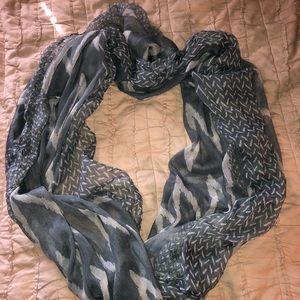 Grey and White Fashion Scarf